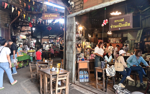 One Day, One Train, One Bowl of Noodles A Riverside Escape to Chachoengsao