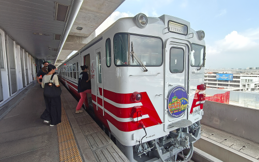 Hop on KIHA: A Playful Ride to Ayutthaya