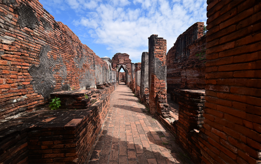 Prasat Nakorn Luang A Journey into Ayutthaya’s Hidden Khmer Castle